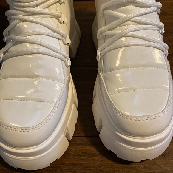 Aldo white boots.Size 9 Women’s .Warm. - Picture 5 of 9